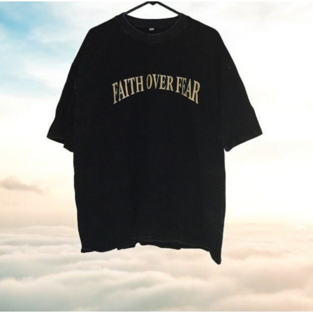 Faith Over Fear T-shirt XXL Faded Black Worn Graphic Crucifix Inspirational NWOT